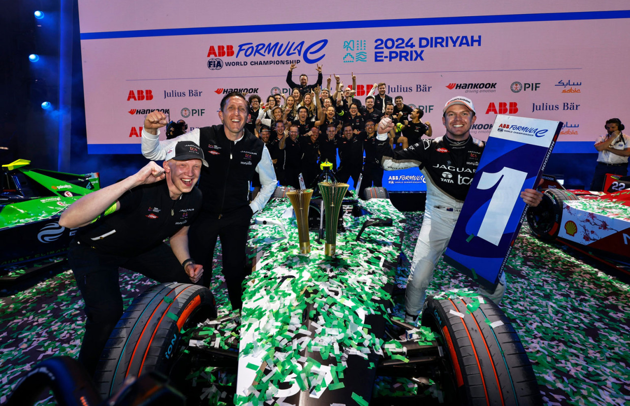 Diriyah E-Prix: Jaguar og Cassidy i VM-føring
